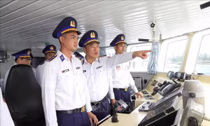 Tư lệnh Cảnh sát biển Việt Nam: Chúng tôi đồng hành với ngư dân chống khai thác IUU