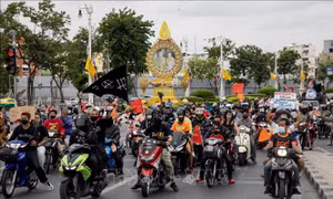 Thủ tướng Thái Lan kêu gọi người dân kiềm chế