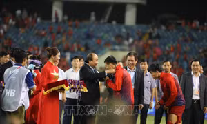 Lãnh đạo Đảng, Nhà nước trao Huy chương cho các Đội tuyển bóng đá nam đạt thành tích cao tại SEA Games 31