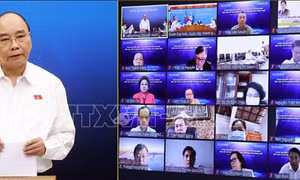 Chủ tịch nước Nguyễn Xuân Phúc và đoàn đại biểu Quốc hội TP Hồ Chí Minh tiếp xúc cử tri chuyên đề với doanh nghiệp