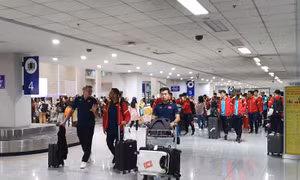 Vòng loại World Cup 2026: ĐT Việt Nam đặt chân tới Philippines, chuẩn bị cho trận đấu quan trọng