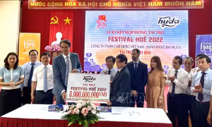 Tiếp nhận tài trợ, góp phần bảo tồn các giá trị và di sản của Cố đô Huế