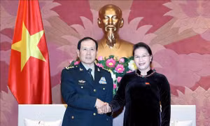 Chủ tịch Quốc hội Nguyễn Thị Kim Ngân tiếp Bộ trưởng Bộ Quốc phòng Trung Quốc