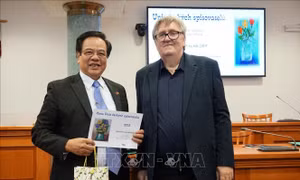 Bộ Đại từ điển Giáo khoa Séc - Việt nhận Giải thưởng Văn học 2019 của Hội Nhà văn Séc