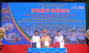 Tháng cao điểm đảm bảo an toàn giao thông cho học sinh đến trường