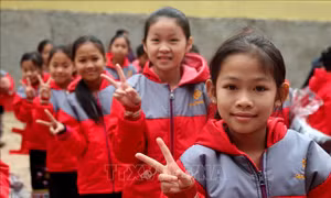 Mang mùa đông ấm tới trẻ em nghèo miền núi