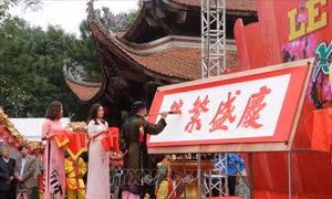 Khai bút, khai mạc Hội sách Xuân Kỷ Hợi tại Đền thờ Chu Văn An
