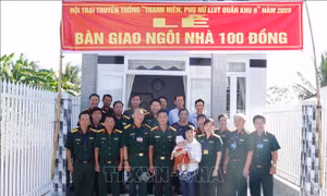 Quân khu 9 tặng nhà, quà cho gia đình chính sách, ngư dân vùng biển Sóc Trăng