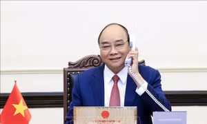 Chủ tịch nước Nguyễn Xuân Phúc điện đàm với Tổng thống đắc cử Hàn Quốc