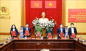 Ký các Thông tư liên tịch hướng dẫn thực hiện một số quy định mới của Bộ luật Tố tụng Hình sự