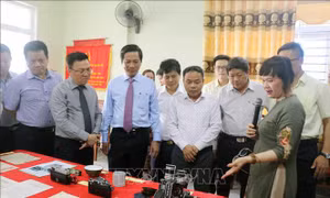 Trưng bày chuyên đề, triển lãm ảnh 'Quảng Trị - Bản hùng ca vang mãi'