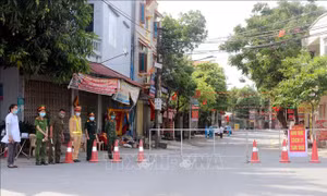 Các tỉnh Hà Nam, Ninh Bình, Khánh Hòa cho học sinh tạm dừng đến trường