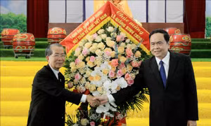 Chủ tịch Mặt trận Tổ quốc Việt Nam chúc mừng Giáng sinh Giáo phận Thái Bình
