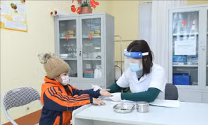 Củng cố hệ thống y tế trường học, vì sức khỏe và an toàn của học sinh