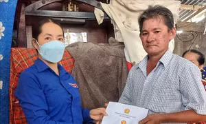 Vĩnh Long: Truy tặng giấy khen 'Đội viên dũng cảm' cho học sinh đuối nước khi cứu trẻ