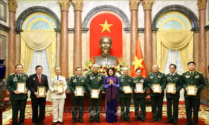 Phó Chủ tịch nước Đặng Thị Ngọc Thịnh tiếp Đoàn đại biểu Cựu chiến binh Trung đoàn 271 Quân khu Trị Thiên