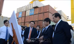 Phó Thủ tướng Vương Đình Huệ thăm và làm việc tại Cảng Đà Nẵng