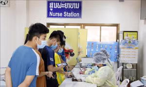 Lào thêm 999 ca mắc, 1 ca tử vong do COVID-19