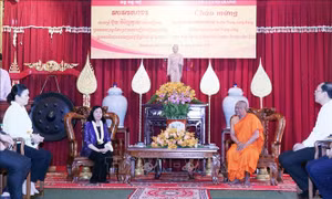 Trưởng Ban Dân vận Trung ương chúc Tết cổ truyền đồng bào Khmer tại TP Hồ Chí Minh