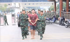Công an Việt Nam bàn giao 4 đối tượng truy nã cho Trung Quốc