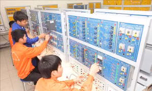 Xác định vị trí giáo dục nghề nghiệp trong đột phá chiến lược về nguồn nhân lực