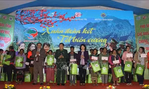 Chương trình 'Xuân đoàn kết - Tết biên cương' tại Quảng Trị