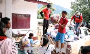 Vỡ đập thủy điện tại Lào: Tổng thư ký ASEAN thăm người dân bị ảnh hưởng
