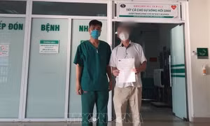Bệnh nhân mắc COVID-19 có nhiều bệnh lý nền hồi phục sau 13 ngày 