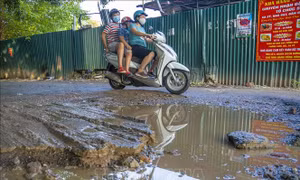 Hà Nội: Ngổn ngang hàng trăm ổ voi, ổ gà trên 'đoạn đường đau khổ' trong nội đô