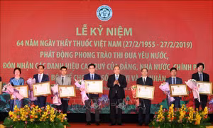 Thủ tướng Nguyễn Xuân Phúc dự Lễ kỷ niệm 64 năm Ngày Thầy thuốc Việt Nam