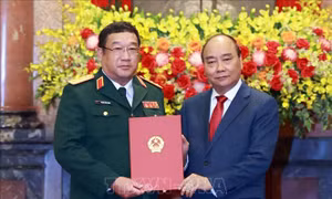 Chủ tịch nước trao Quyết định thăng quân hàm Thượng tướng cho Thứ trưởng Bộ Quốc phòng