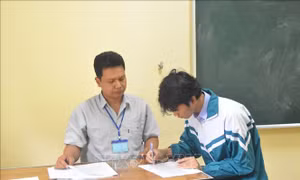 Kỳ thi tốt nghiệp THPT 2023: Hơn 99,14% thí sinh Đắk Lắk đến làm thủ tục dự thi