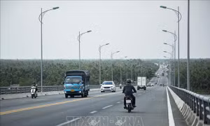 Tháo gỡ khó khăn, thúc đẩy các dự án đường cao tốc khu vực ĐBSCL