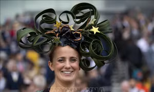 Ngắm nhìn những chiếc mũ độc đáo tại lễ hội đua ngựa Royal Ascot