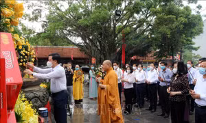 Dâng hương tưởng niệm nhân 721 năm Ngày mất của Anh hùng dân tộc Trần Hưng Đạo