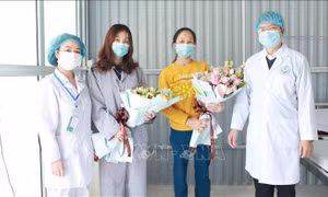 Dịch COVID-19: Tiếp tục theo dõi sát sức khỏe các bệnh nhân đã ra viện