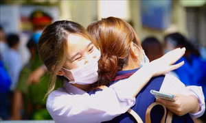 Nét cười sau môn thi đầu tiên