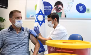 Israel khuyến nghị Mỹ cho phép tiêm mũi bổ sung vaccine của Pfizer/BioNTech 