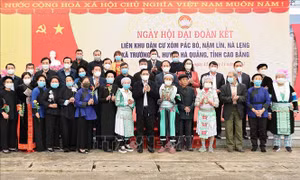 Thủ tướng: Phát huy tinh thần tự lực, tự cường, đồng lòng xây dựng quê hương