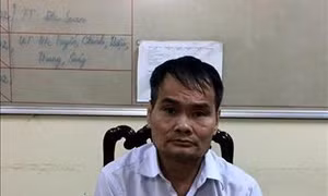 Mâu thuẫn khi chơi bài, dùng súng săn tự chế bắn thương vong hai người