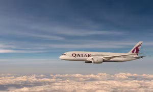 Máy bay của Qatar Airways gặp nhiễu động, 12 người bị thương