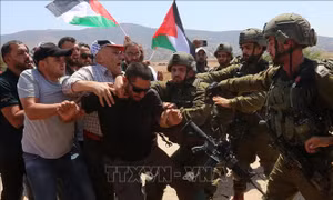 Nhật Bản lần đầu tiên áp đặt trừng phạt với người Israel định cư ở Bờ Tây