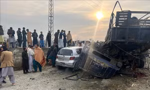 Đánh bom xe cảnh sát tại Pakistan khiến ít nhất 5 người tử vong