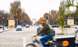 Paris chuyển mình thành đô thị xanh sau một thập kỷ cải cách