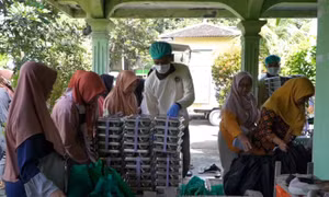 Chương trình bữa ăn dinh dưỡng miễn phí tiếp sức bà mẹ và trẻ em Indonesia