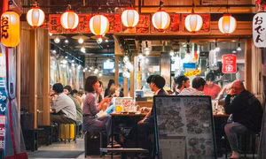 Chiến lược kinh doanh 'chọn khách hàng' thổi bùng tranh luận tại Nhật Bản