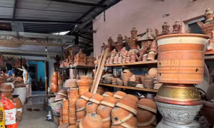 Đi tìm những áng mây trên gốm Sitiwinangun