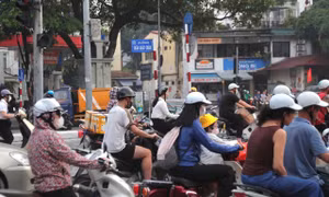 Khoảng 56,1% ô nhiễm không khí tại Hà Nội đến từ khoảng 7 triệu xe máy chưa được kiểm soát khí thải