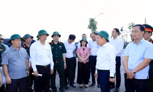 Chủ tịch UBND TP Hà Nội kiểm tra thực địa tiến độ 2 dự án khu đô thị đa mục tiêu.