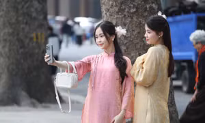 Phố phường Hà Nội bình yên trong ngày đầu năm mới